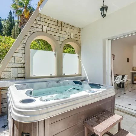 Doliva Anthi Private Jacuzzi Apartamento *