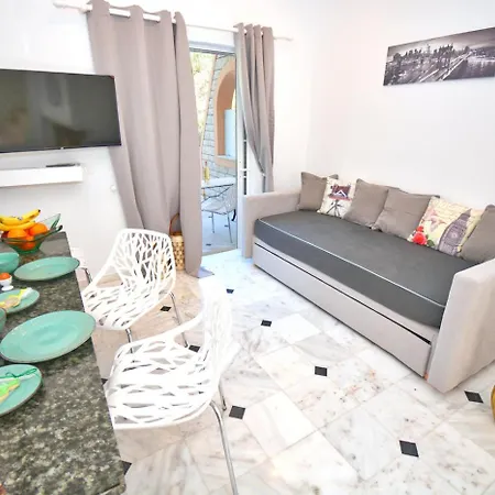 Doliva Anthi Private Jacuzzi Appartement *