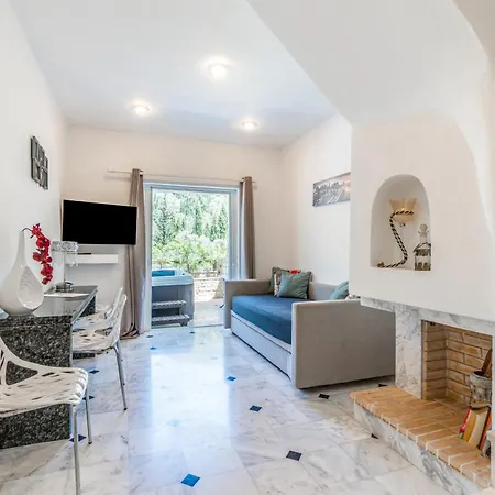 Doliva Anthi Private Jacuzzi