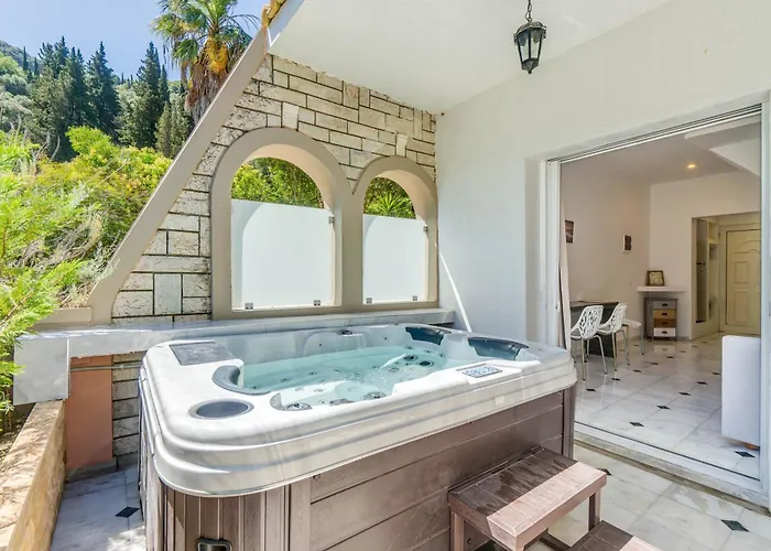 Doliva Anthi Private Jacuzzi